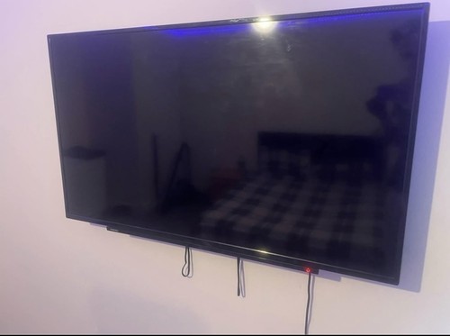 Toshiba 50inch smart - , v